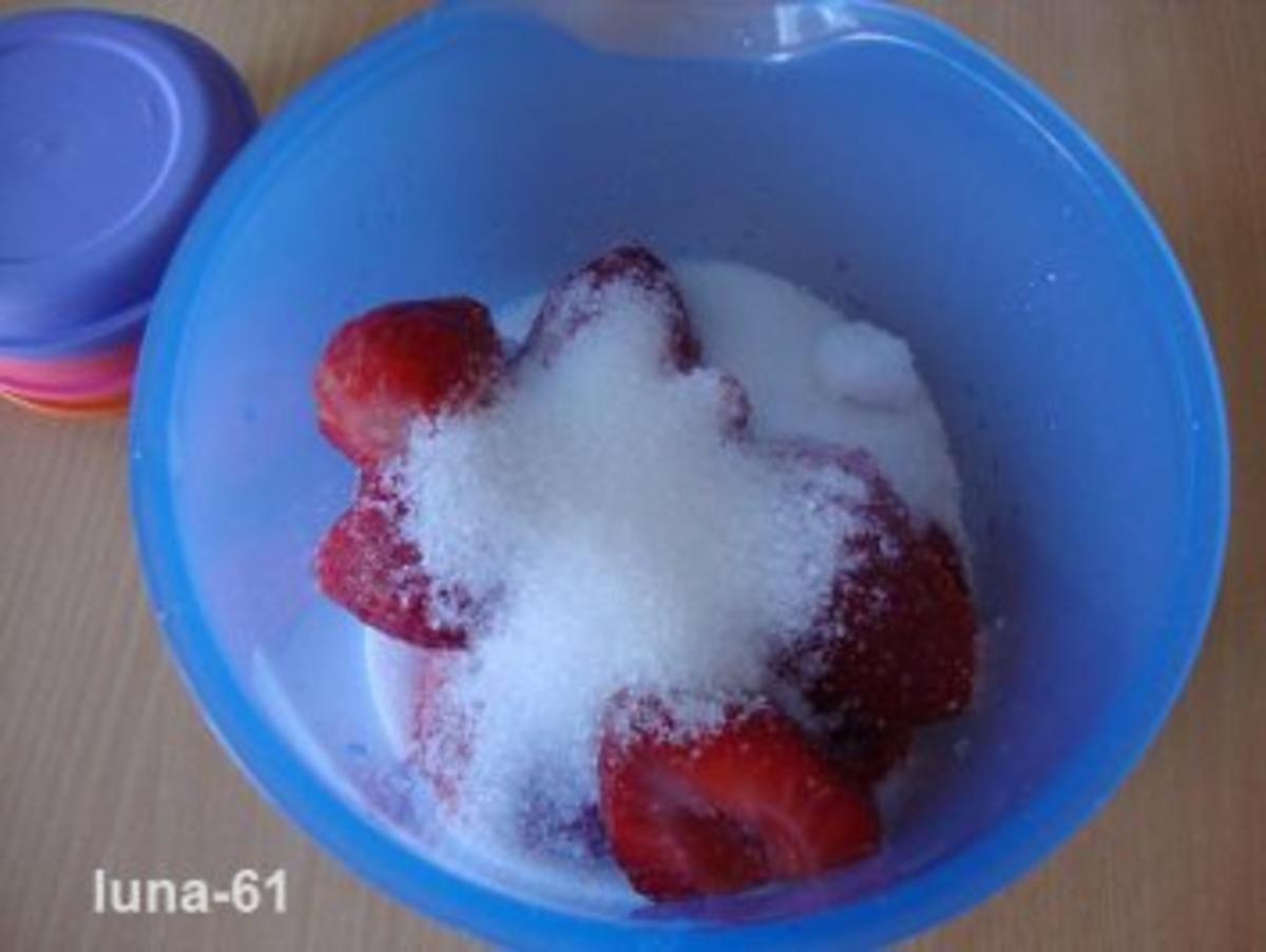 SEMIFREDDO ALLE FRAGOLE - Halbgefrorenes mit Erdbeeren - Rezept - Bild Nr. 3