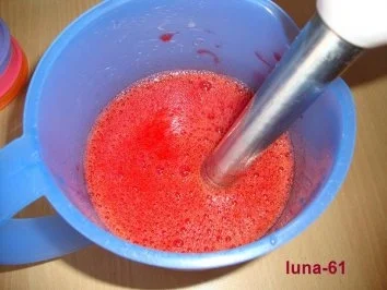 SEMIFREDDO ALLE FRAGOLE - Halbgefrorenes mit Erdbeeren - Rezept - Bild Nr. 4