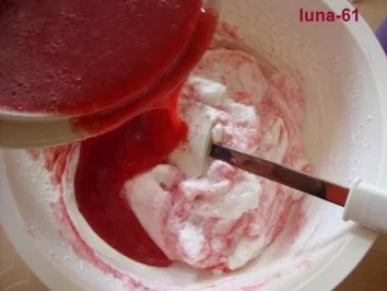 SEMIFREDDO ALLE FRAGOLE - Halbgefrorenes mit Erdbeeren - Rezept - Bild Nr. 5