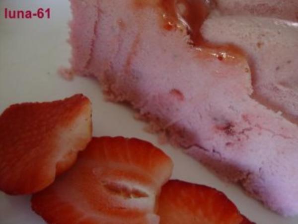 SEMIFREDDO ALLE FRAGOLE Halbgefrorenes mit Erdbeeren - einfach - von ...