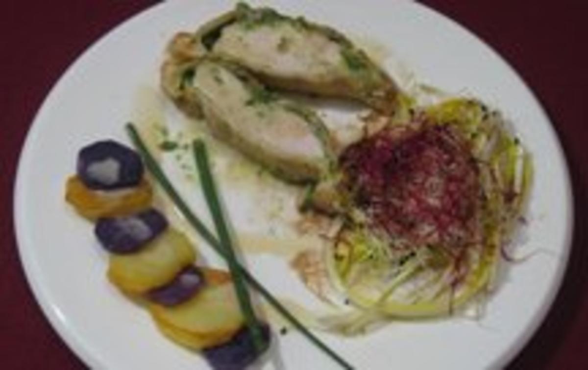 Getrüffelte Bresse-Poularde in Mokkaduft mit Mesclun-Salatund violetten Kartoffeln - Rezept - Bild Nr. 2