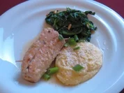 Hauptgericht: Putenfleischröllchen mit Gemüseeinlage, Polenta cremosa, Blattspinat u. Pinoli - Rezept - Bild Nr. 2