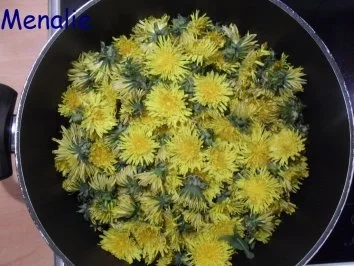 Rezept: Löwenzahnhonig Bild Nr. 2 Löwenzahnhonig - Rezept - Bild Nr. 2