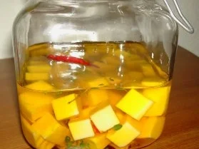 Eingelegter Käse (hier: Gouda) - Rezept - Bild Nr. 2