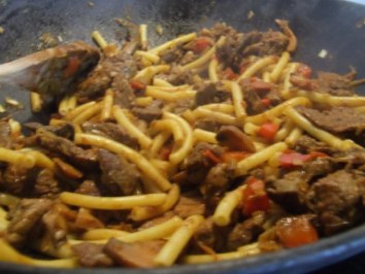 Chinesische Nudelpfanne - schnell &amp; einfach - von wanda_wattwurm