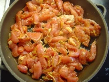 Gyros-Auflauf mit Weinbrand-Tomaten-Rahmsauce - Rezept - Bild Nr. 3