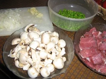 Rezept: Gulasch Gärtnerart mit Tagliatelle Bild Nr. 2 Gulasch Gärtnerart mit Tagliatelle - Rezept - Bild Nr. 2