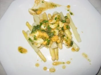 Rezept: Spargel mit Ei-Butter Soße Spargel mit Ei-Butter Soße - Rezept