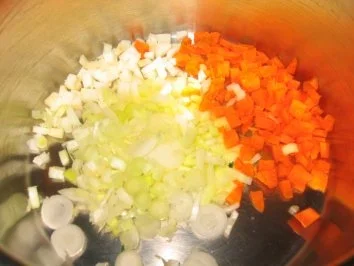 Suppe: Würziges Suppengrün-Nudelsüppchen - Rezept - Bild Nr. 5