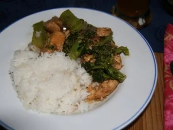 Geflügel: Hähnchenbrustfilet China-Art mit Broccoli - Rezept