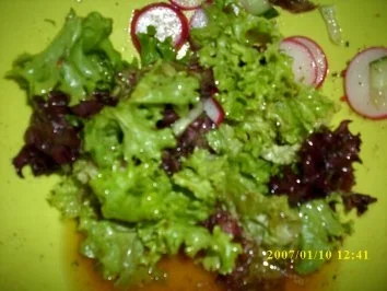 Rezept: Sommerfrischer Salat als Beilage Sommerfrischer Salat als Beilage - Rezept