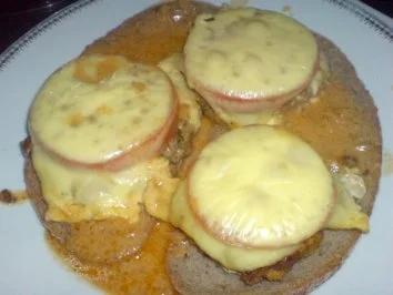 Hackfleischschnitzel in Paprikasahne - Rezept