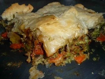 Gemüse-Hack unter Blätterteig - Rezept