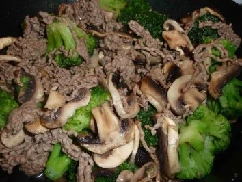 Gemüse-Hack unter Blätterteig - Rezept - Bild Nr. 5