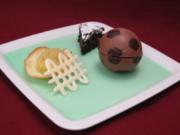 Dessertvariationen auf grünem Götterspeisespiegel und Schokoladenapfelkuchen - Rezept - Bild Nr. 2