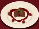 Schokomousse auf Himbeerbett (Lucy Diakovska) - Rezept