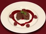 Rezept: Schokomousse auf Himbeerbett (Lucy Diakovska) Schokomousse auf Himbeerbett (Lucy Diakovska) - Rezept