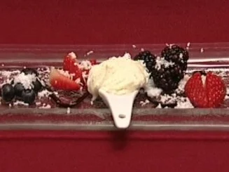 Vanille-Mascarpone-Créme mit Mousse von frischen Beeren an Crema di Balsamico (Detlef D!) - Rezept