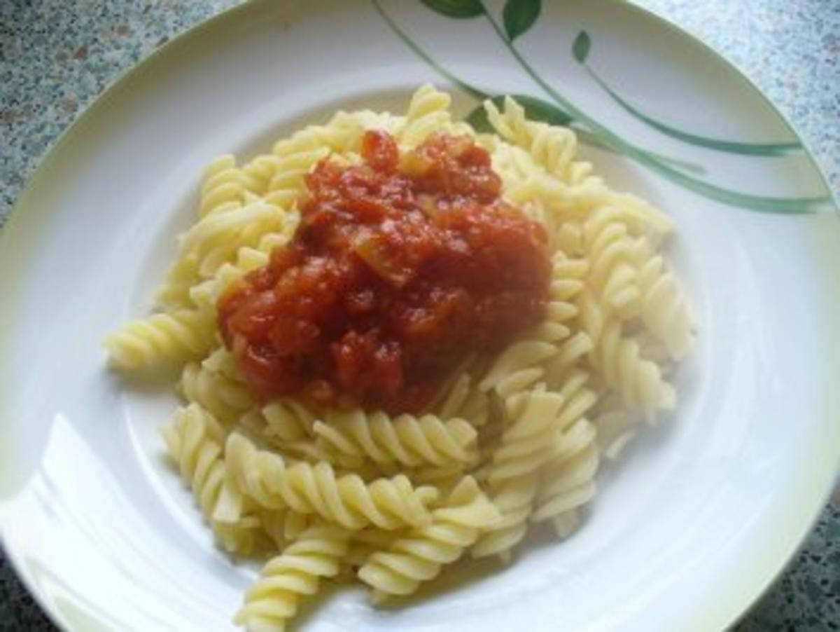 Tomatensoße - á la Dietz - auf Spirelli - Rezept - Bild Nr. 4