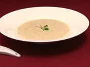 Mamas Sellerie-Schaumsüppchen an Parmesan-Oblaten (Detlef D!) - Rezept