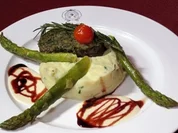 Rinderfilet unter der Kräuterkruste, mit Kartoffel-Petersilienwurzel-Püree - Rezept - Bild Nr. 2