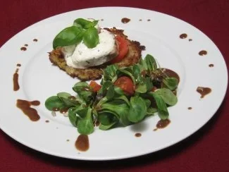 Tomate auf Kartoffelpuffer mit Schweinefiletspitzen - Pommes de puff royale - Rezept - Bild Nr. 2