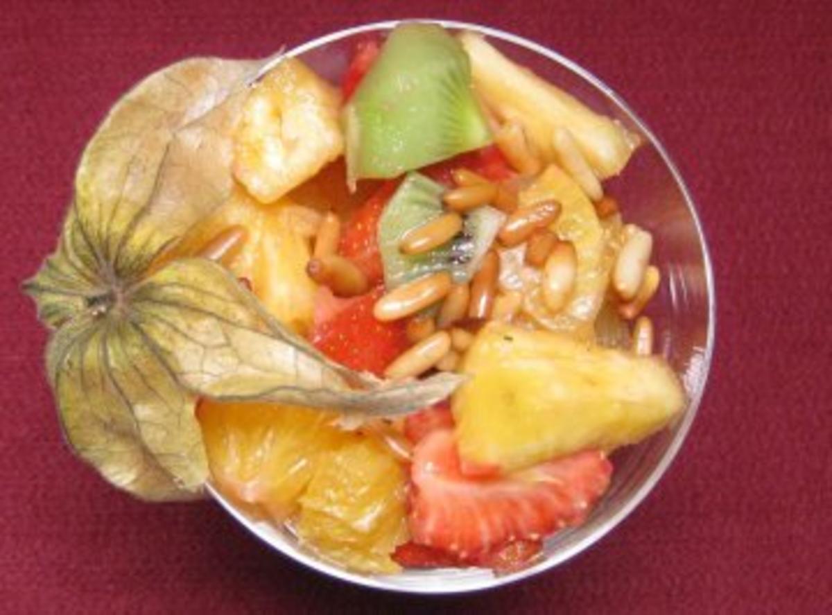 Arabischer Obstsalat mit Nüssen und Grenadine-Soße - Rezept - Bild Nr. 2