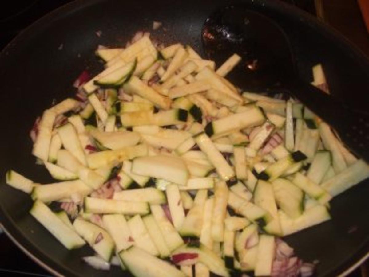 Chinapfanne mit Zucchini und Pilzen - Rezept - Bild Nr. 3