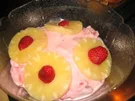 Dessert: Erdbeeren-Ananas-Eierlikör...Quark - Rezept