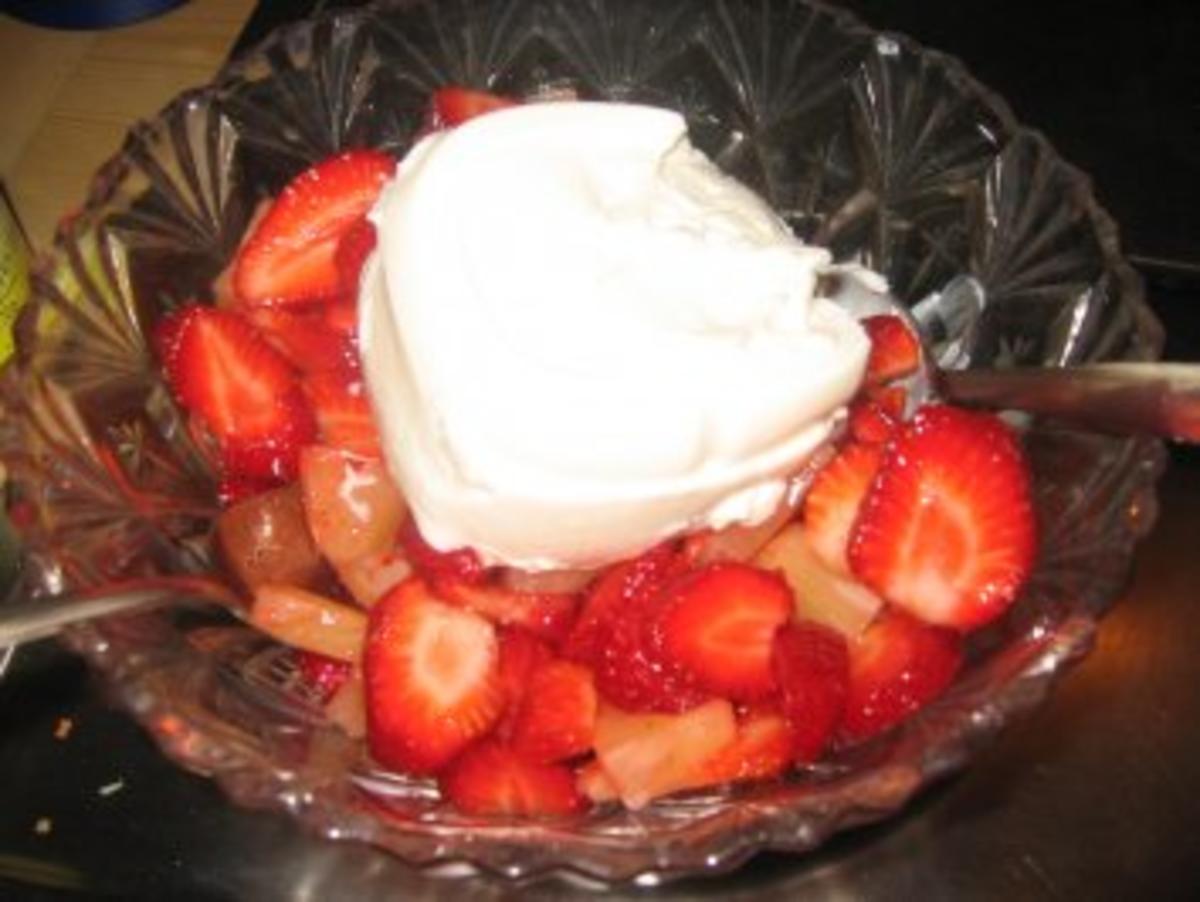 Dessert: Erdbeeren-Ananas-Eierlikör...Quark - Rezept - Bild Nr. 2