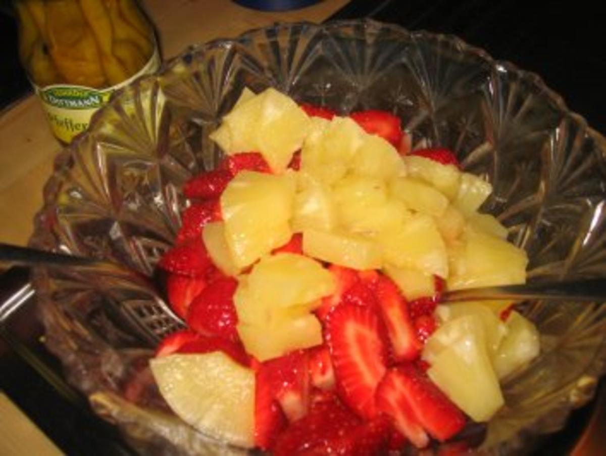 Dessert: Erdbeeren-Ananas-Eierlikör...Quark - Rezept - Bild Nr. 3