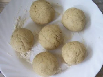 Kochen: Hefeklöße ... ala Oma .......... (ohne Ei) - Rezept - Bild Nr. 2