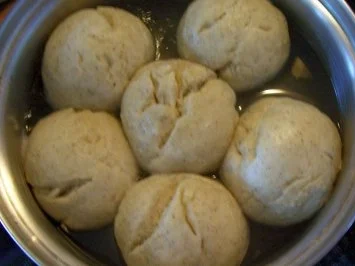 Kochen: Hefeklöße ... ala Oma .......... (ohne Ei) - Rezept - Bild Nr. 4
