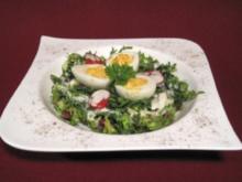 Pikant gefüllte Eier auf Salat - Rezept