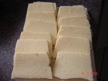 Rezept: Vegetarisch : Griesschnitten mit Rhabarberkompott Bild Nr. 5 Vegetarisch : Griesschnitten mit Rhabarberkompott - Rezept - Bild Nr. 5