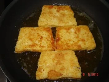 Rezept: Vegetarisch : Griesschnitten mit Rhabarberkompott Bild Nr. 6 Vegetarisch : Griesschnitten mit Rhabarberkompott - Rezept - Bild Nr. 6