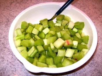 Rhabarberkuchen mit Schmandguß - Rezept - Bild Nr. 3