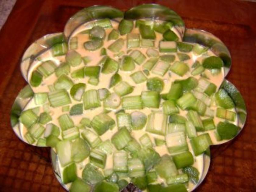 Rhabarberkuchen mit Schmandguß - einfach - 180 kcal/100g