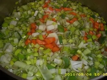 Hühnersuppe mit Muschelnudeln und Hähnchenbrust - Rezept - Bild Nr. 4