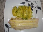 Fleischgerichte: Wiener Schnitzel mit Schinken, Spargel und Käse überbacken - Rezept