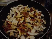 Pasta und Bohnen und einer schmackhaften Champignon-Sauce - Rezept