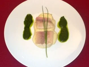 Forellenfilets warm geküsst, auf Selleriemousse mit Brunnenkressepesto - Rezept - Bild Nr. 2
