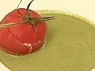 Basilikumschaumsuppe mit gratinierter Tomate - Rezept