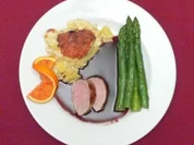 Schweinefilet in Cumberland-Portweinsoße an Kartoffelgratin und Spargel - Rezept - Bild Nr. 2