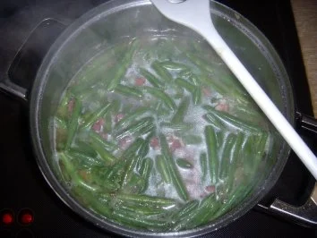 Grüne Bohnen mit geräucherter Rippe und Salzkartoffeln - Rezept - Bild Nr. 3