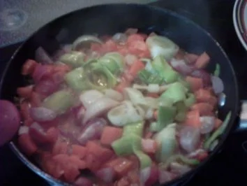 Mini-wiener im Frühstücksspeckmantel,geschmorte Pilze,gedünstetes Gemüse mit Fladenbrot - Rezept - Bild Nr. 5