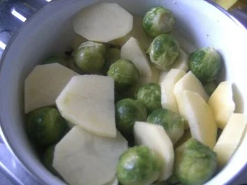 Kartoffel-Rosenkohl-Auflauf - Rezept - Bild Nr. 2