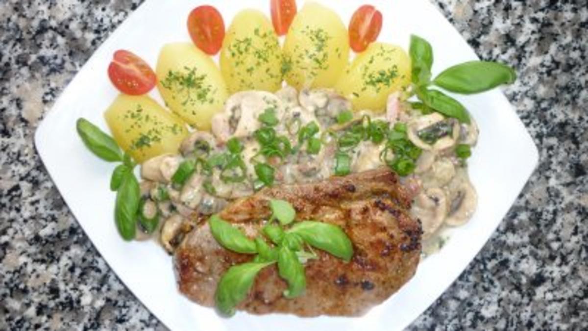 Bilder für Rumpsteaks mit Ingwer-Rahm-Champignons an Petersilienkartoffeln - Rezept