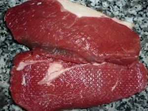 Rumpsteaks mit Ingwer-Rahm-Champignons an Petersilienkartoffeln - Rezept - Bild Nr. 3