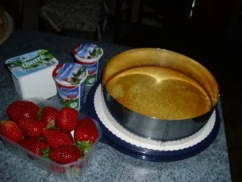 Erdbeer-Quark-Sahnetorte für eilige - Rezept - Bild Nr. 3